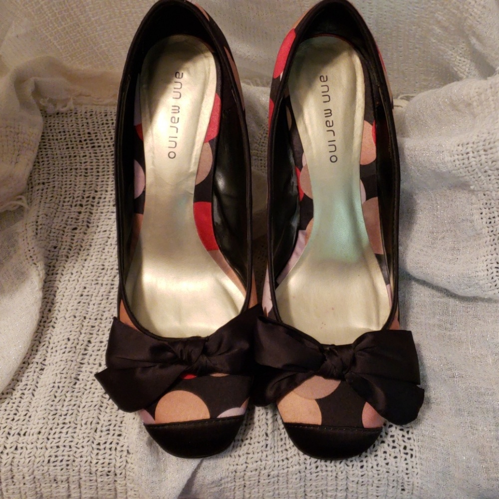 Ann Marino size 8 heel